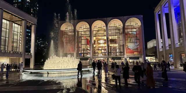 New York City Architecture Walking Tour - Image 4
