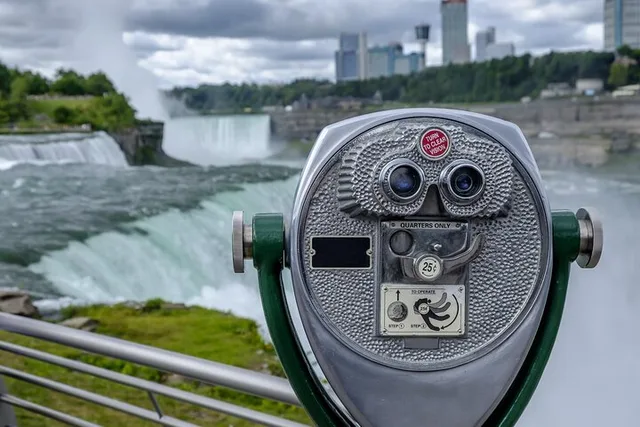 Niagara Falls Sunset Tour with Falls Illumination - Image 4