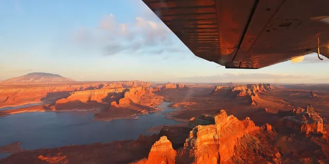 Las Vegas Antelope Canyon and Horseshoe Bend Airplane Tour - Image 2
