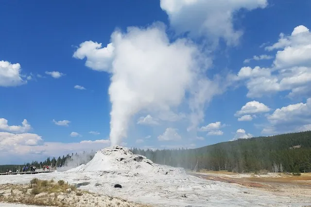 Yellowstone Upper Geyser Basin Self-Guided Audio Tour - Image 1