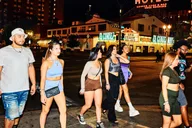 Las Vegas Bar Crawl on Fremont Street 5 hr thumbnail 5