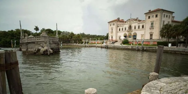 Miami Vizcaya Museum & Gardens Tour with Transport - Image 4