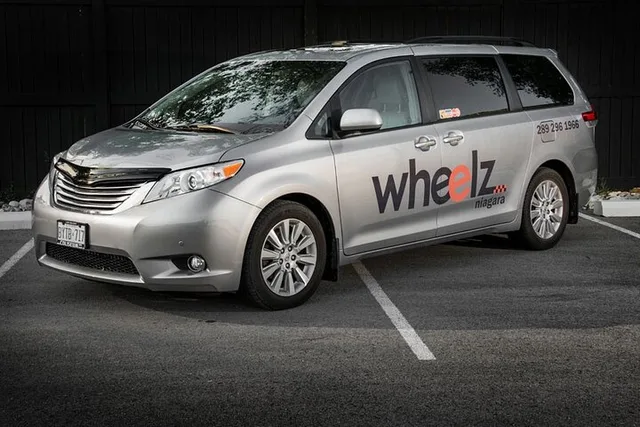 Buffalo Airport to Niagara Falls Private Transfer - Image 1