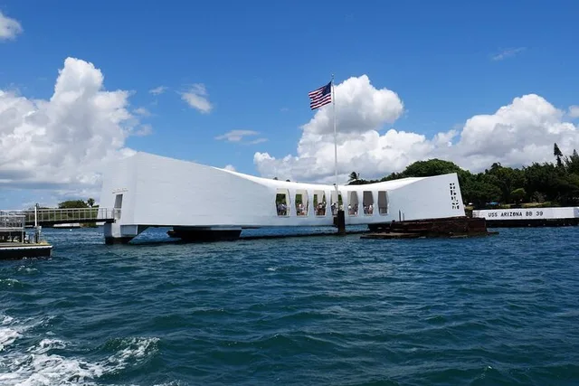 Honolulu Pearl Harbor and City Tour - Image 5
