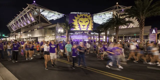 Orlando Women's Soccer Match - Image 3