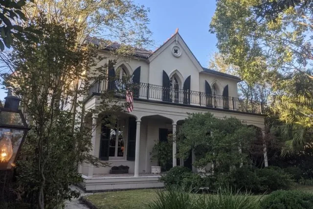 New Orleans Garden District Walking Tour - Image 6