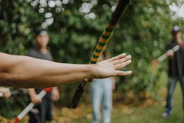 Honolulu Fireknife Experience - Image 5