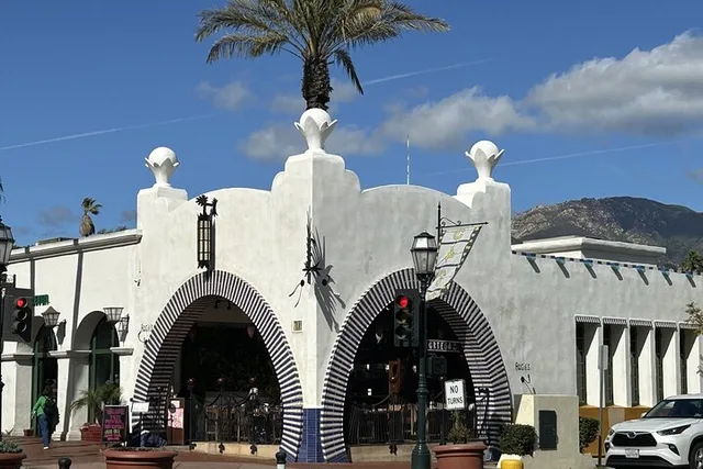 Santa Barbara Architecture and History E-Bike Tour - Image 1