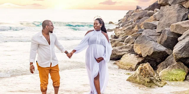 Miami Beach Maternity Photoshoot - Image 2