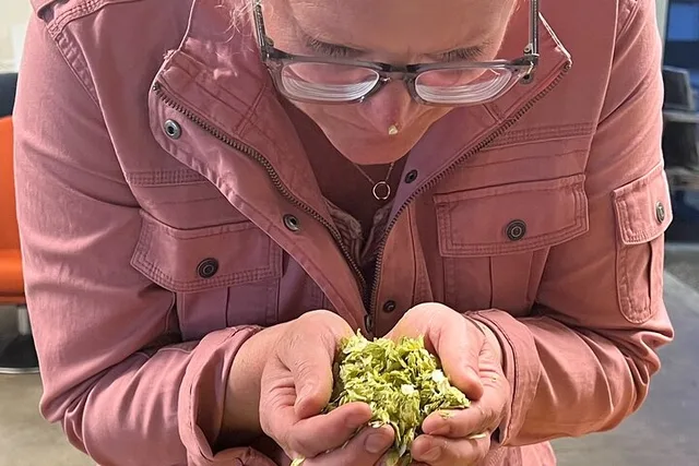 Yakima Valley Hop Farm & Beer Tour - Image 6
