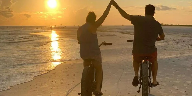 Sarasota Siesta Key Electric Bike Sunset Tour 2 hr - Image 5