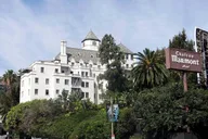 Hollywood Celebrity Scandals and Cemeteries Tour thumbnail 5