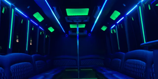 Las Vegas Party Bus Tour with Champagne Toast - Image 3
