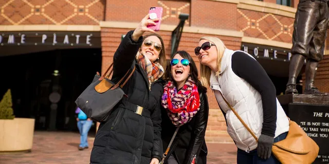Denver Walking Tour: Women's History & Downtown - Image 4