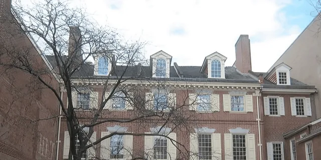 Philadelphia City Highlights Walking Tour - Image 6