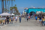 Los Angeles City Tour with Pick Up thumbnail 4