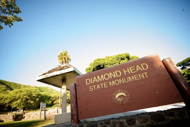 Honolulu Diamond Head Hiking Experience - Image 1