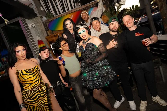 Los Angeles Drag Bar Crawl with Drink - Image 1