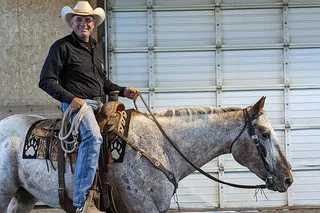Indoor Horsemanship in Erik's Ranch