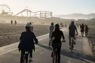 Santa Monica & Venice Beach Bike Tour thumbnail 3