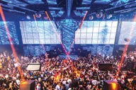 Las Vegas Nightclub and Bar Crawl with Party Bus thumbnail 2