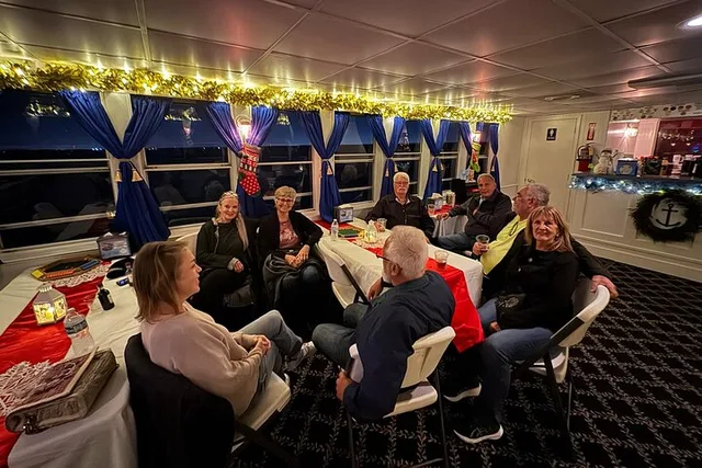 Saint Cloud Boat Ride with Holiday Lights 1 hr - Image 6