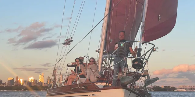 New York City Sailing Tour - Image 6