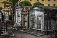 New Orleans Cemetery Bus Tour thumbnail 5