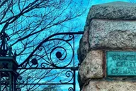 Chicago Graceland Cemetery Walking Tour thumbnail 1