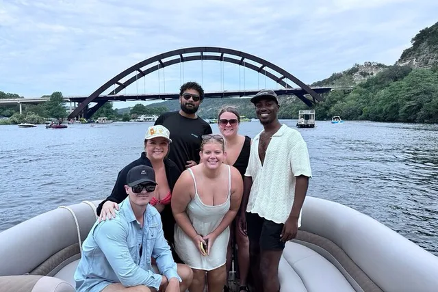 Austin Boat Tour with Coffee and Scenic Views - Image 2