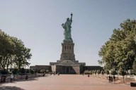 New York Statue of Liberty Guided Tour thumbnail 3