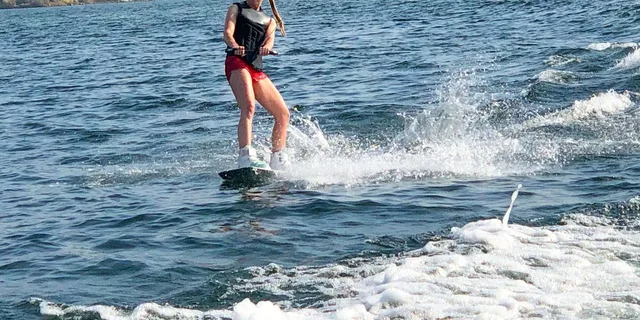 Los Angeles Wakeboarding and Wakesurfing Adventure - Image 4