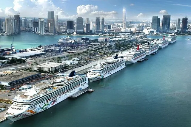 Miami Shuttle Service for Groups and Families - Image 3