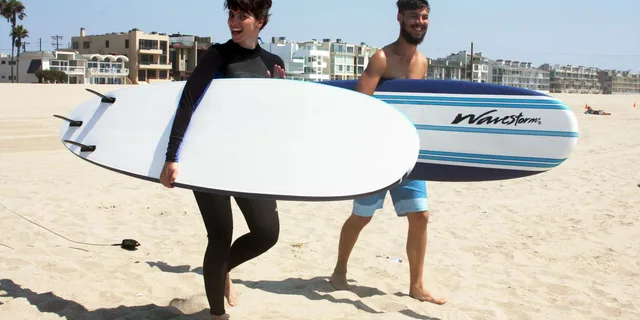 Los Angeles Surfing Lesson - Image 5