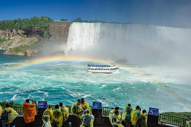 Niagara Falls Boat Ride and Cave Tour - Image 1
