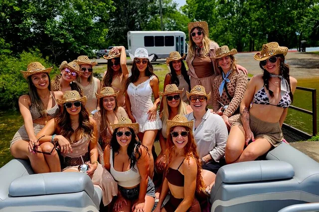 Nashville Party Boat with Triple Slide - Image 6