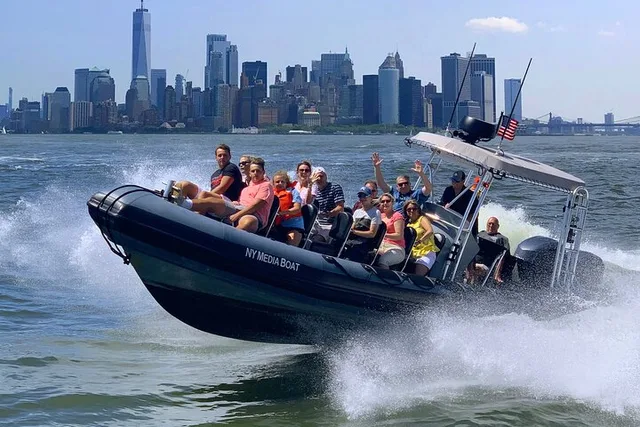 New York City Speedboat Tour to Statue of Liberty 30 Min - Image 6