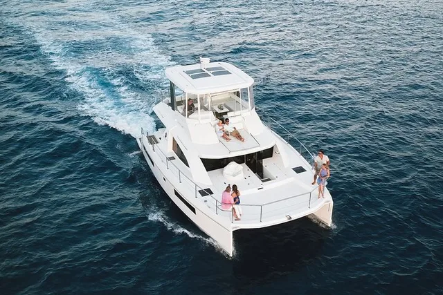 Waikiki Sunset Yacht Tour with Tasting - Image 4