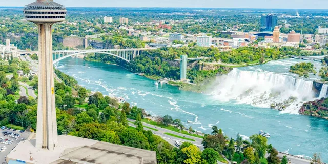 Niagara Falls Canadian Side Tour with Maid of the Mist - Image 2