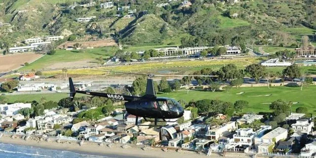 Los Angeles Helicopter Tour with Eureka Dining - Image 1