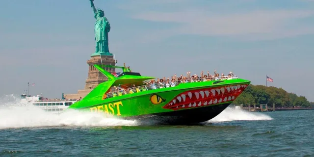 New York City Speedboat Ride to Statue of Liberty - Image 1