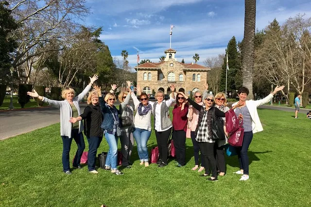 Sonoma Walking Food, Wine & History Tour - Image 5