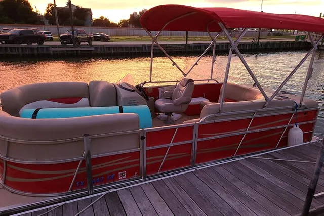 Seabrook Pontoon Boat Rental 4 hr - Image 1