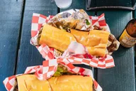 New Orleans Garden District Food and History Tour thumbnail 2