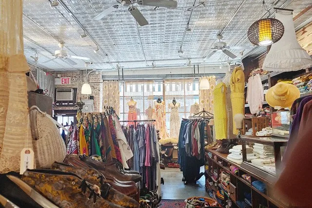 New York City Vintage Shopping Tour - Image 1