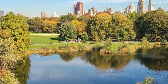 New York City Central Park Private Bike Tour with Picnic - Image 4