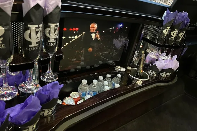 New York City Limo Sightseeing Tour with JFK Pickup - Image 2