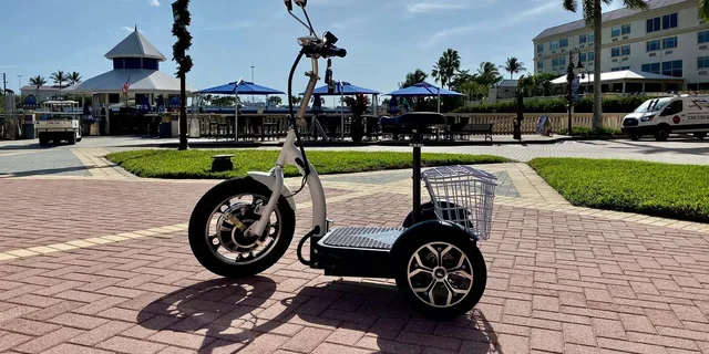 Naples Electric Trike Tour - Image 3