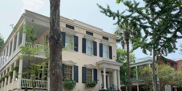 Charleston Strong Women of the South History Tour 2 hr - Image 1