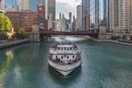 Chicago River Architecture Cruise thumbnail 2